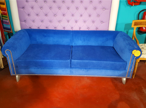 Sofá de diseño único tapizado